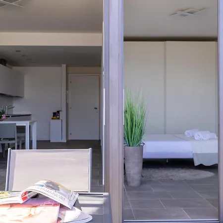 Maria - * מנאג'יו